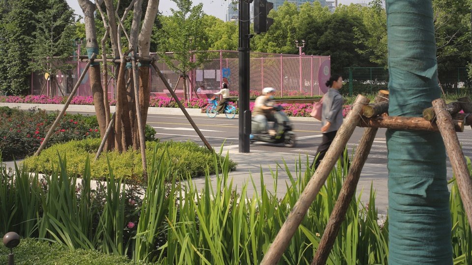 图片[20]-上海凯旋南路：如何将压抑的轻轨桥下空间改造成市民运动乐园？-灵感屋